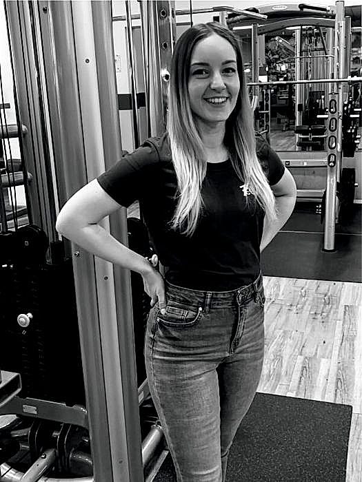 Nina - Fitnesstrainerin, Service